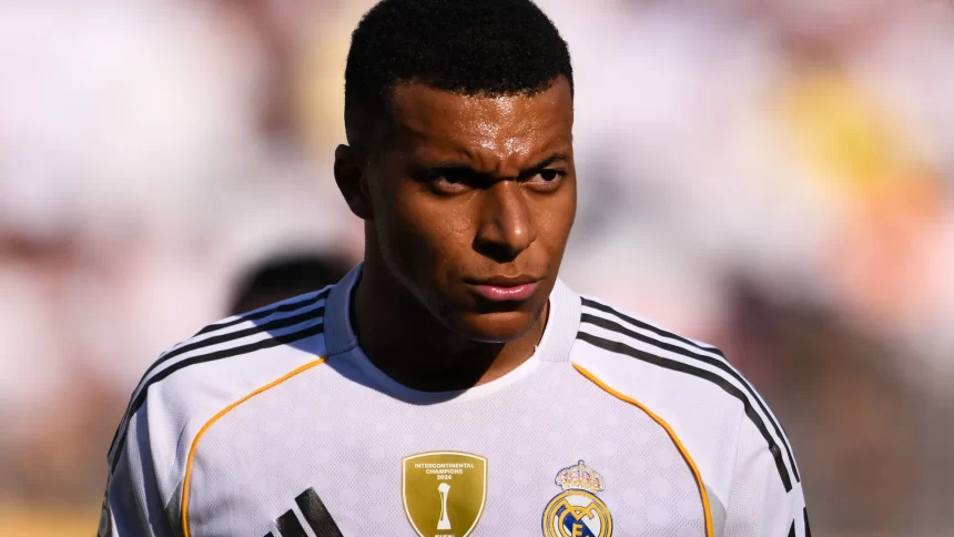 mbappe-salva-com-4-gols,-e-real-vence-olympiacos-em-noite-de-vini-garcom