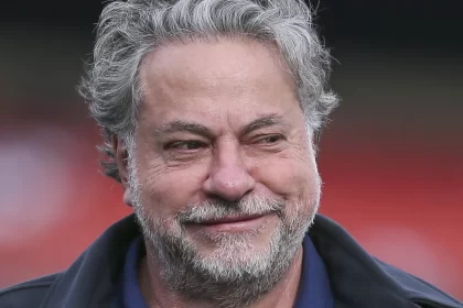 ‘seria-melhor-ele-focar-nas-questoes-dele’:-diz-casares-sobre-abel-ferreira