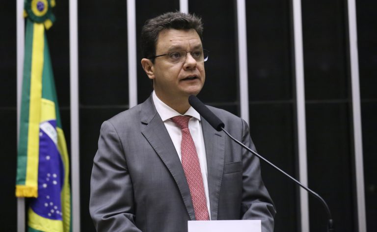 camara-aprova-projeto-que-aumenta-remuneracao-dos-servidores-do-tcu