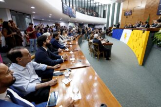 personalidades-recebem-titulos-de-cidadao-tocantinense-e-cidadao-benemerito