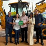 formoso-do-araguaia-recebe-uma-retroescavadeira-em-parceria-com-janad-valcari