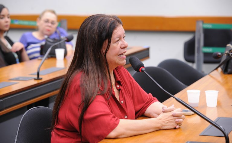 comissao-aprova-prioridade-a-pessoas-idosas-ou-com-cancer-em-servicos-odontologicos-do-sus