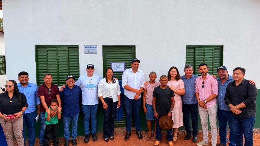 mais-moradia:-alexandre-guimaraes-participa-da-entrega-de-16-casas-populares-em-recursolandia-ao-lado-do-prefeito-vinicius-barbosa