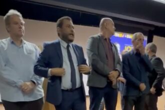 apos-protesto,servidores-entregam-carta-aberta-a-laurez-em-cobranca-pelo-envio-da-pec-do-teto;-saiba-os-argumentos-das-categorias