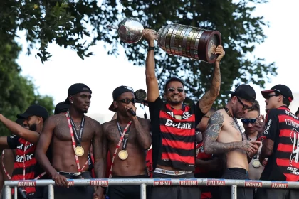 flamengo-se-torna-4°-maior-campeao-da-libertadores,-e-rio-iguala-sao-paulo