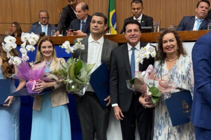 deputado-nilton-franco-entrega-titulo-de-cidadao-tocantinense-e-homenageia-personalidades-em-sessao