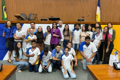 professora-janad-valcari-recebe-estudantes-da-escola-estadual-novo-horizonte-na-aleto