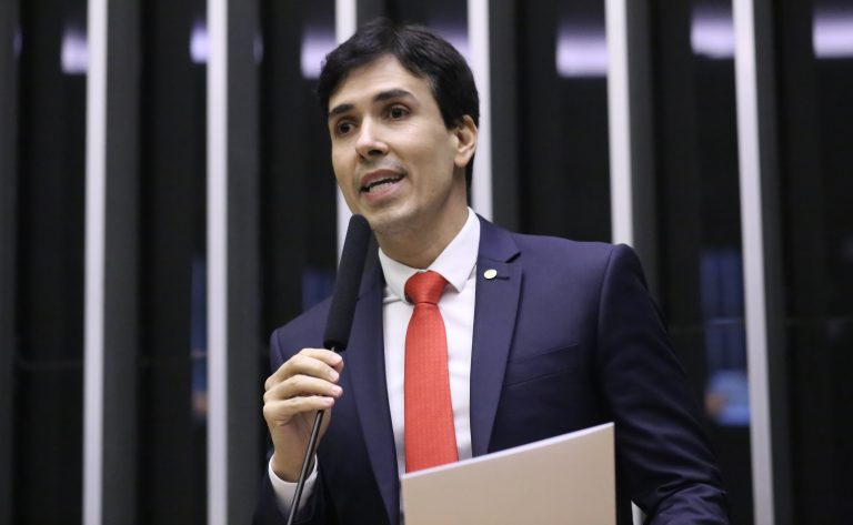 camara-aprova-isencao-de-ipva-para-veiculos-com-mais-de-20-anos