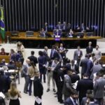 deputados-analisam-proposta-que-isenta-ipva-de-veiculos-com-mais-de-20-anos;-acompanhe