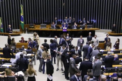 deputados-analisam-proposta-que-isenta-ipva-de-veiculos-com-mais-de-20-anos;-acompanhe