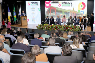 em-forum-nacional,-laurez-moreira-e-ministro-destacam-parceria-para-fortalecer-pequenos-negocios-no-tocantins