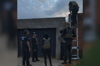 garota-de-programa-e-suspeita-de-extorquir dinheiro-de-clientes-para-nao-divulgar-encontros-intimos-aos-familiares