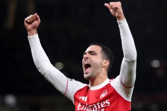 arsenal-bate-brentford-e-mantem-vantagem-sobre-o-city-na-ponta-do-ingles