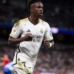 vini-jr-vacila,-mas-real-vence-com-dois-de-mbappe-e-segue-caca-ao-barcelona