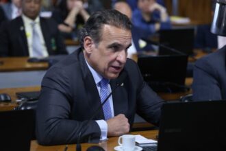 comissao-aprova-vinculo-obrigatorio-de-instrutor-de-transito-a-autoescola