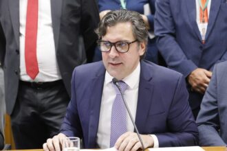 comissao-mista-de-orcamento-aprova-relatorio-preliminar-do-orcamento-de-2026