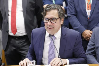 comissao-mista-de-orcamento-aprova-relatorio-preliminar-do-orcamento-de-2026