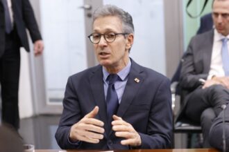 cpmi-do-inss-convoca-romeu-zema-e-rejeita-chamar-lulinha-e-jorge-messias