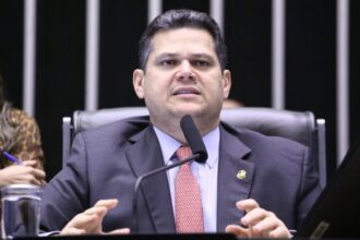 alcolumbre-diz-que-pedira-parecer-juridico-da-camara-e-do-senado-sobre-decisao-de-gilmar-mendes