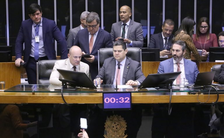 congresso-aprova-lei-de-diretrizes-orcamentarias-de-2026-com-meta-de-superavit