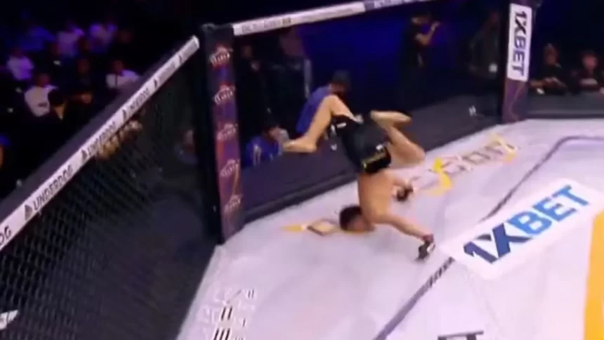 lutador-cai-de-cara-no-chao-ao-comemorar-vitoria-com-mortal;-video