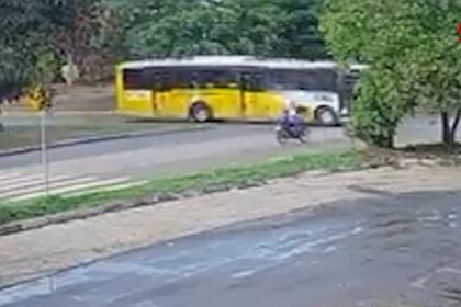 video-mostra-momento-de-acidente-entre-moto-e-onibus-do-transporte-coletivo-de-palmas-que-deixou-jovem-morto