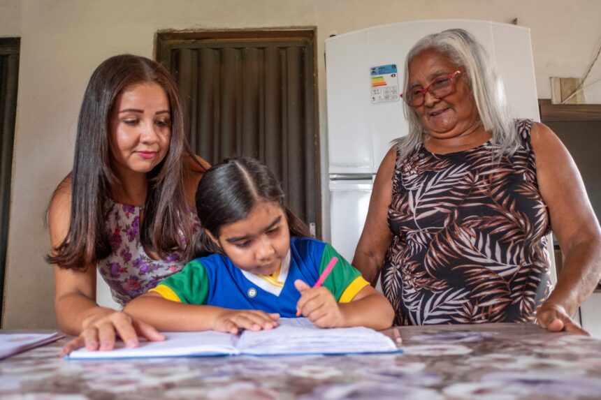 rostos-da-transformacao:-filha-de-pais-surdos,-larissa-manoela-entende-o-valor-da-educacao