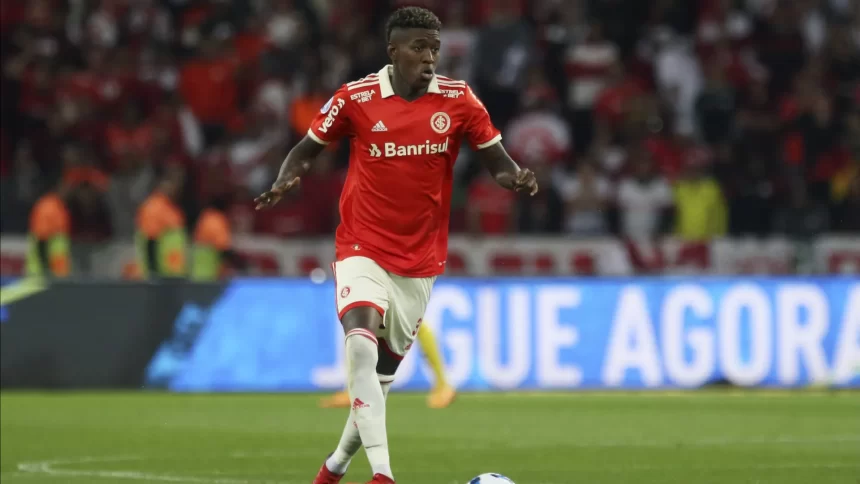 inter-recusa-proposta-do-flamengo-por-vitao-e-estipula-preco-minimo