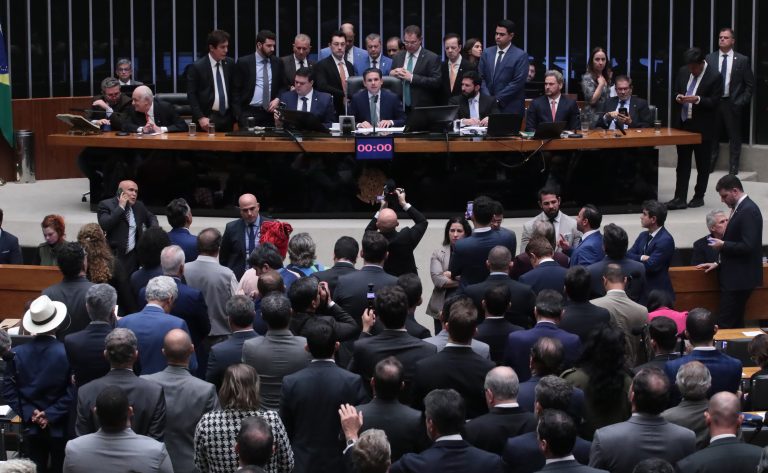 projeto-aprovado-determina-inclusao-do-devedor-contumaz-em-cadastro-da-receita;-saiba-mais