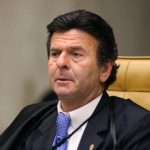 3a0-no-stf:-voto-do-ministro-fux-garante-maioria-para-permanencia-de-wanderlei-no-governo 