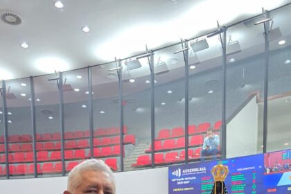 deputado-cleiton-cardoso-recebe-imagem-peregrina-de-nossa-senhora-aparecida-na-aleto