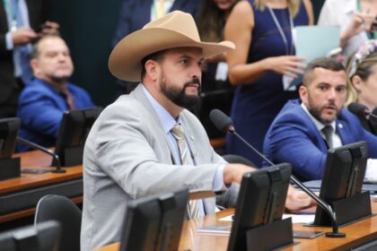 comissao-aprova-projeto-que-ajusta-legislacao-sobre-transportador-rodoviario-de-cargas