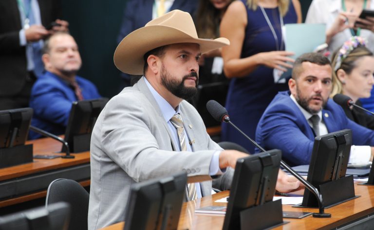 comissao-aprova-projeto-que-ajusta-legislacao-sobre-transportador-rodoviario-de-cargas