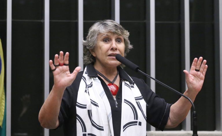 comissao-de-cultura-aprova-ingresso-social-que-troca-meia-entrada-por-doacao