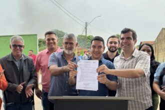 deputado-amelio-celebra-retomada-das-obras-de-creche-em-sao-miguel-do-tocantins