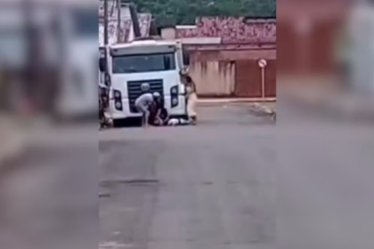 policial-militar-filmado-agredindo-idoso-por-causa-de-cachorro-e-preso-enquanto-acompanhava-depoimento-de-testemunha