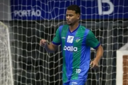 jogador-de-20-anos-morre-apos-cair-do-telhado-de-hotel-no-recife