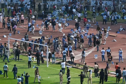 torcedores-se-revoltam-apos-messi-deixar-gramado-em-20-minutos-em-turne