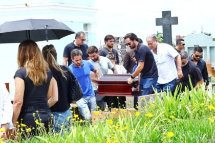 tasso-camara-e-sepultado-com-homenagens