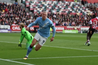 haaland-faz-2,-city-vence-crystal-palace-e-segue-caca-ao-arsenal-no-ingles