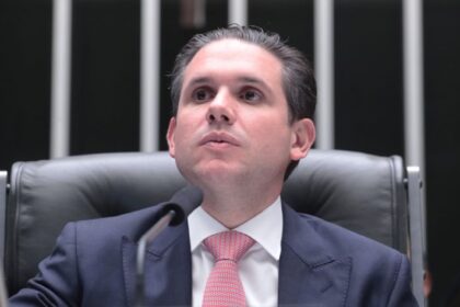 aprovacao-de-projeto-que-regulamenta-a-reforma-tributaria-vai-reduzir-custos-para-o-cidadao,-diz-motta