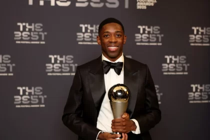 dembele-confirma-favoritismo-e-leva-premio-de-melhor-do-mundo-da-fifa