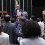 camara-aprova-projeto-que-reduz-beneficios-fiscais-federais-e-aumenta-tributacao-de-bets-e-fintechs