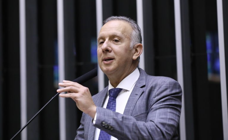 relator-critica-“concessao-indiscriminada”-de-beneficios-fiscais