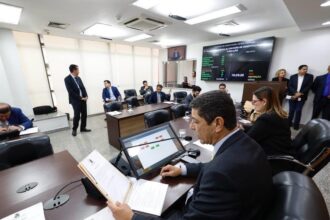 assembleia-legislativa-aprova-a-pec-do-subteto-e-valdemar-junior-destaca-reparacao-historica-aos-servidores