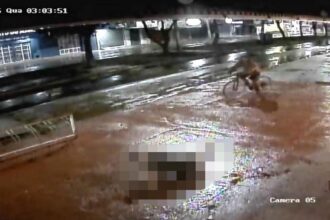 video-mostra-momento-em-que-empresario-se-arrasta-e-morre-em-calcada-enquanto-assassino-foge-de-bicicleta