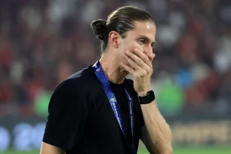 filipe-luis-evita-cravar-renovacao-e-fala-em-luto-apos-derrota-do-flamengo