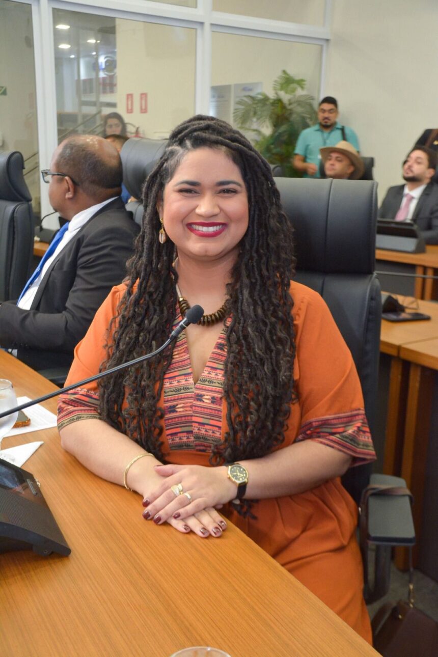 thamires-do-coletivo-somos-vai-disputar-pela-esquerda-uma-cadeira-na-camara-federal-em-2026