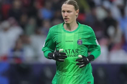 goleiro-do-psg-usou-cola-na-toalha-para-virar-algoz-do-flamengo-no-mundial