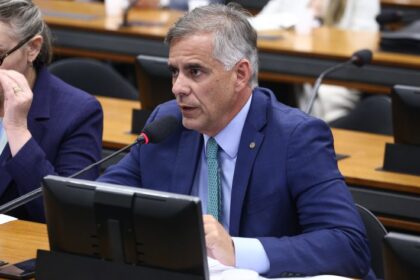 comissao-aprova-proposta-que-obriga-exibicao-de-cnpj-em-anuncios-de-agencias-de-turismo-na-internet
